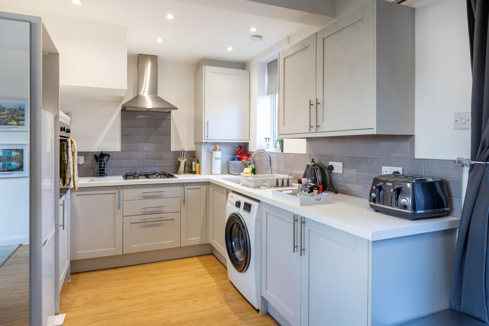 The Heart - Cosy 3 Bedroom House With Double Driveway And Garden In Manchester Exterior foto