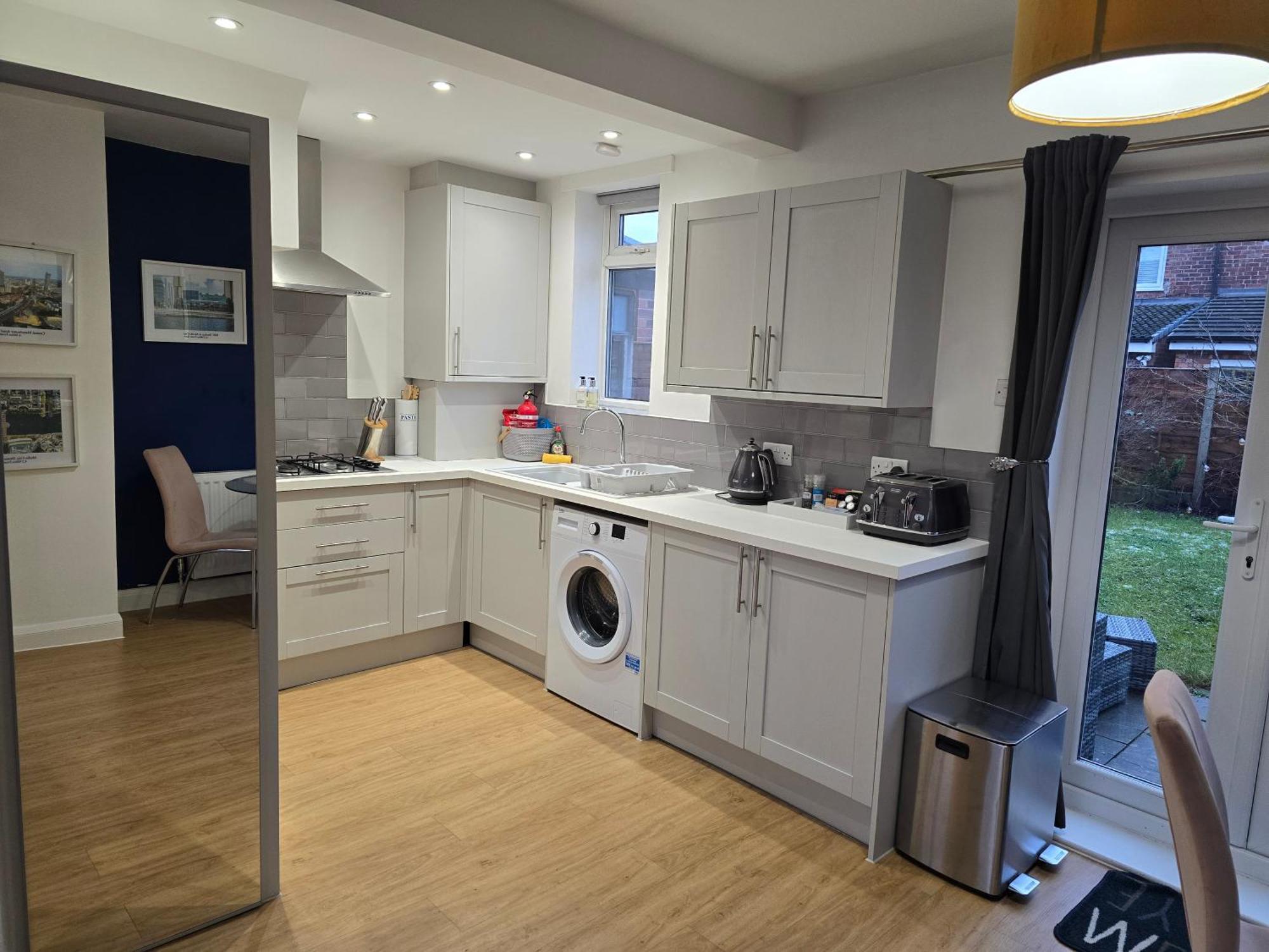 The Heart - Cosy 3 Bedroom House With Double Driveway And Garden In Manchester Exterior foto