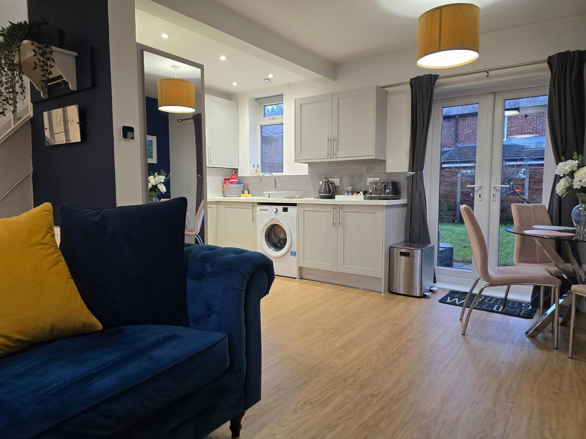 The Heart - Cosy 3 Bedroom House With Double Driveway And Garden In Manchester Exterior foto