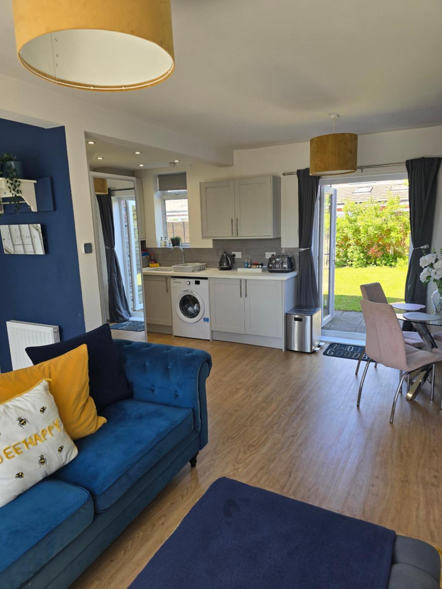 The Heart - Cosy 3 Bedroom House With Double Driveway And Garden In Manchester Exterior foto